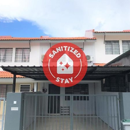 Oyo 90493 Jl Homestay Segamat Exteriér fotografie