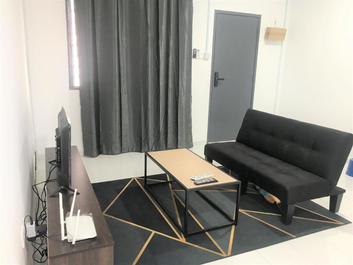 Oyo 90493 Jl Homestay Segamat Exteriér fotografie